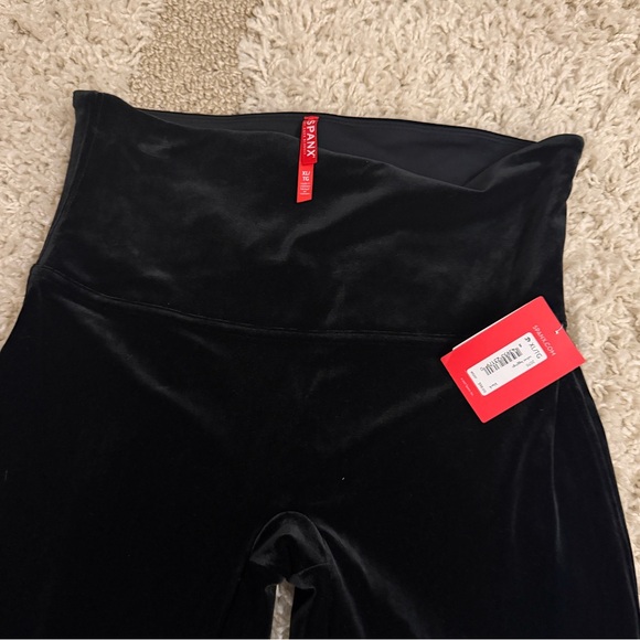 NWT SPANX Women's Black Velvet Leggings XL Fits L as Well - Picture 2 of 4